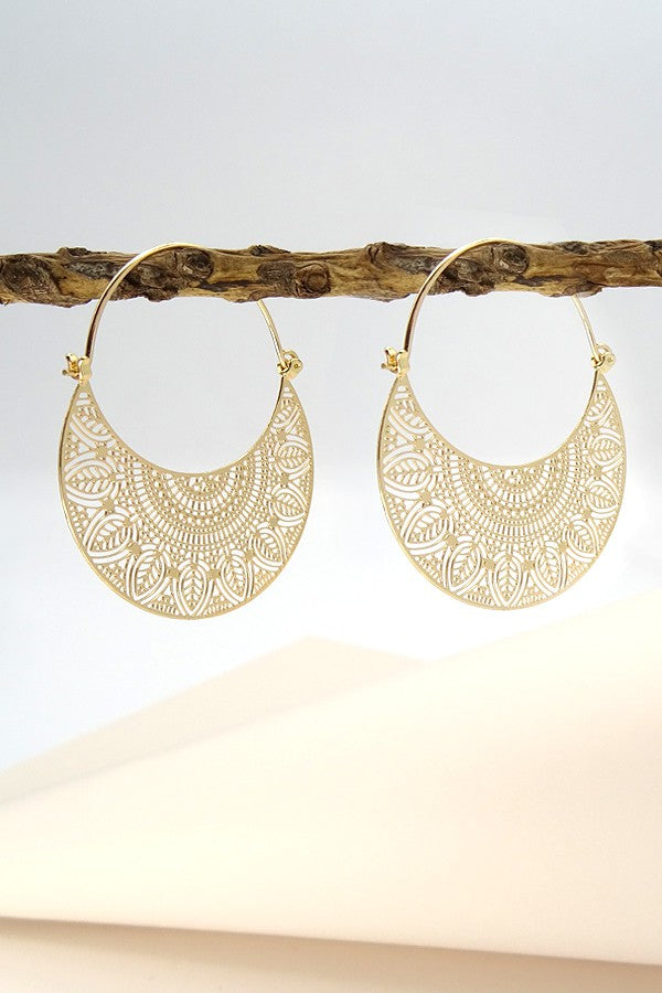 FILIGREE CRESCENT HOOP | 31E21182