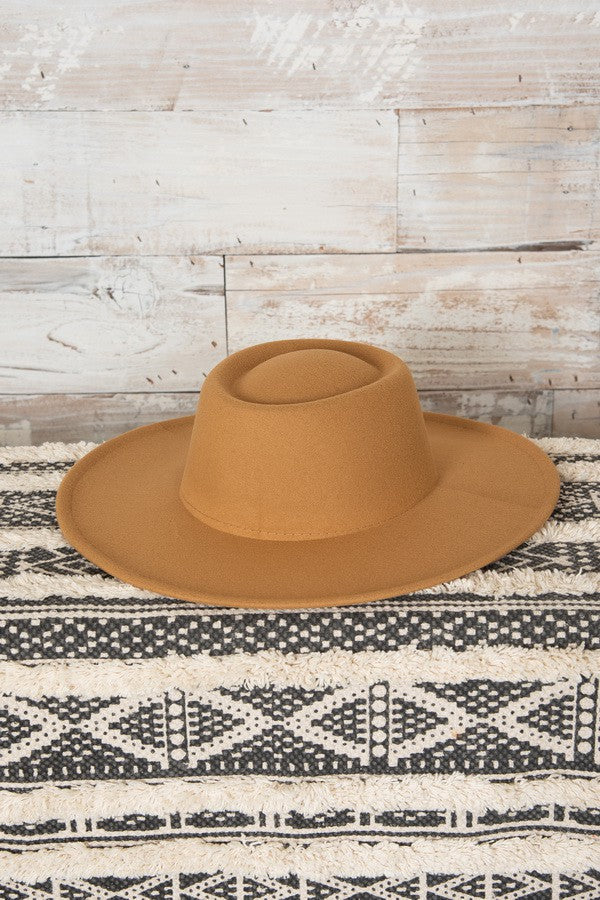 A VINTAGE CLASSIC BOATER HAT | 40HW306