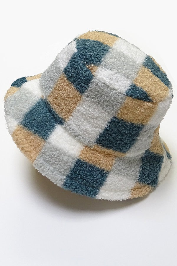 COLOR BLOCK PLUSH BUCKET HAT | 40HW308
