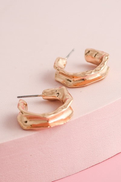 LUX MINI HAMMERED HOOP EARRING | 31E190201