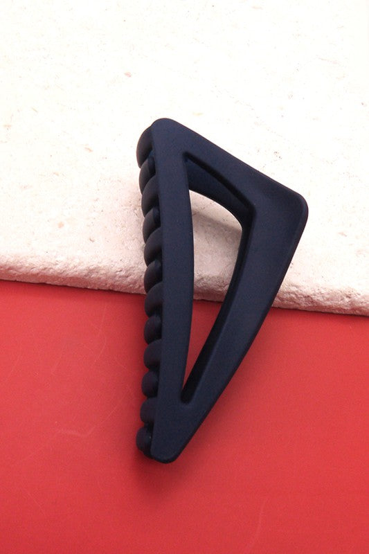 MATTE OFF TRIANGLE HAIR CLAW CLIPS | 40H463