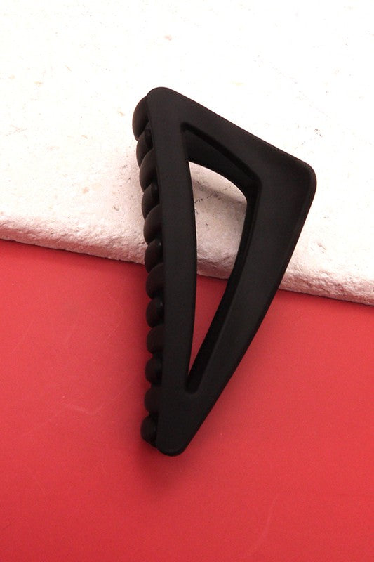 MATTE OFF TRIANGLE HAIR CLAW CLIPS | 40H463
