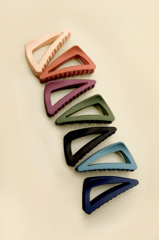 MATTE OFF TRIANGLE HAIR CLAW CLIPS | 40H463