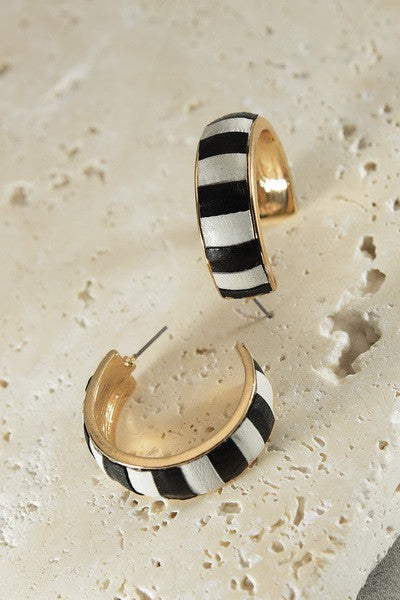 FAUX LEATHER TWO TONE HOOP EARRINGS | 52E2090201