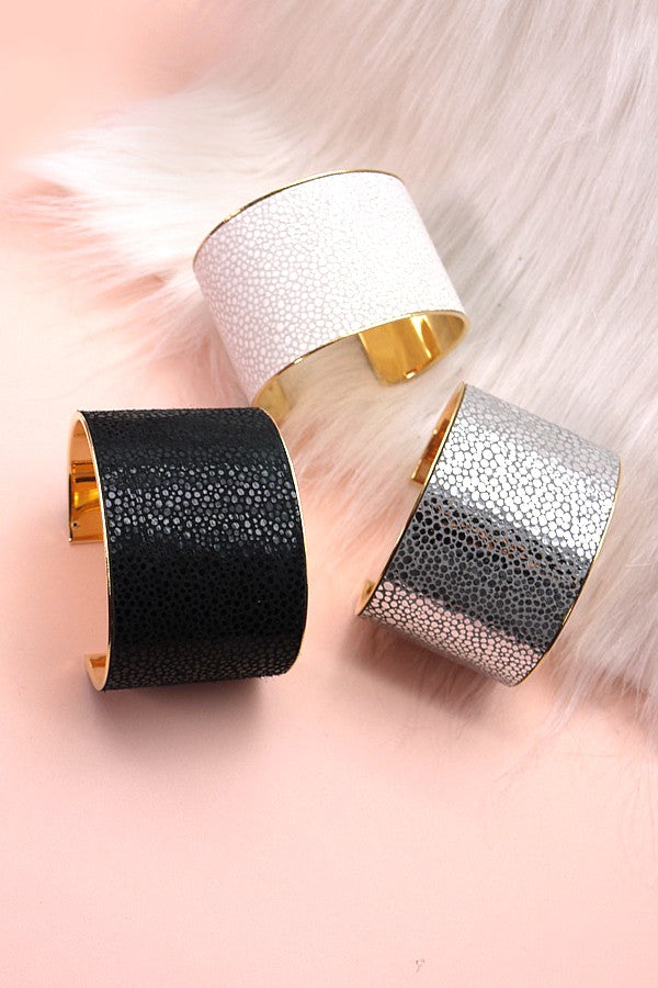 UPSCALE FAUX LEATHER CUFF BRACELET | 10B2110901