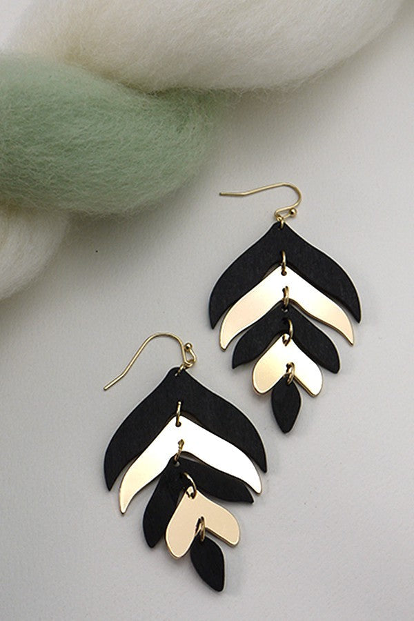 WOOD METAL MIX LEAF DROP EARRINGS | 10E2101127