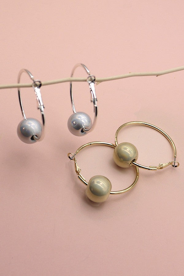 METALLIC IRIDESCENT OVERSIZED BEAD HOOP EARRINGS | 71E2211120