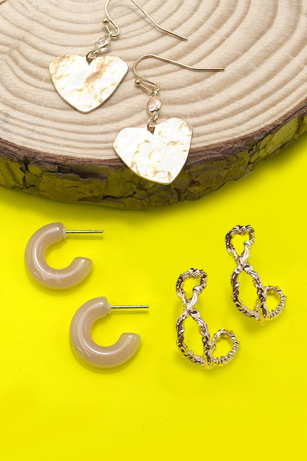 MINI HOOP TRIO ACRYLIC HEART EARRINGS | 80E376