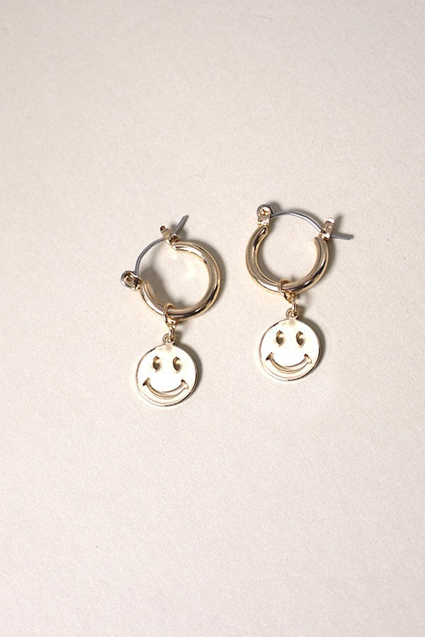 MINI HOOP TRIO SMILEY HEART HUGGIE EARRINGS | 80E378