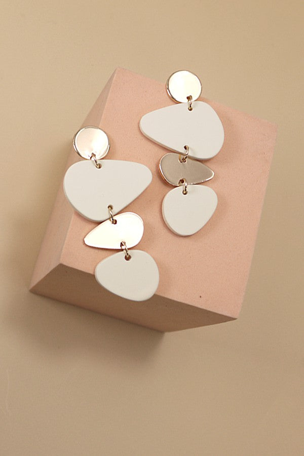 MATTE GEO SHAPE LINEAR DROP EARRINGS | 80E527