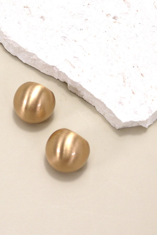 ROUND PUFFED HUGGIE HOOP EARRINGS | 10E3032467