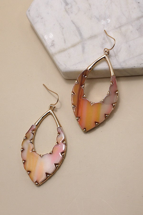 FAUX SHELL FILIGREE BACK OVAL DROP EARRINGS | 10E3042708