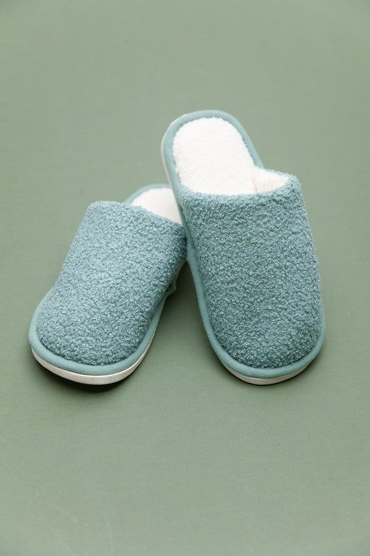 SOFT FUZZY SHERPA FLEECE SLIPPER | 90FWS23045