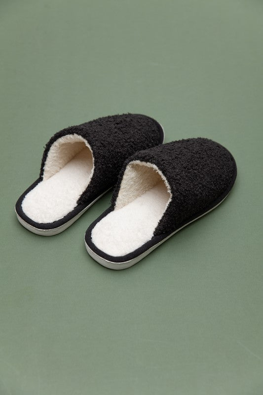 SOFT FUZZY SHERPA FLEECE SLIPPER | 90FWS23045