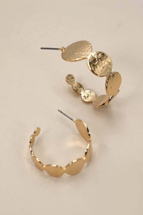 GOLD GRADUATED ROUND HOOP EARRINGS | 31E24052