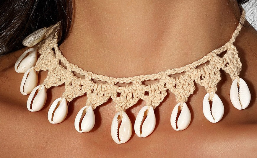 SUMMER BEACH PUKA SHELL WOVEN NECKLACE | 80N550