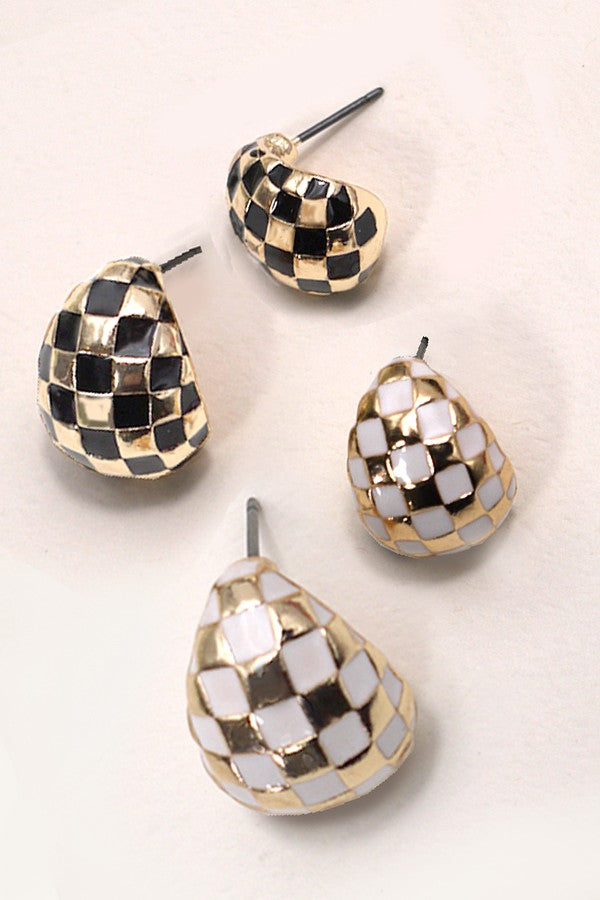 CHECKER HALF MOON HOOP EARRINGS | 80E3084