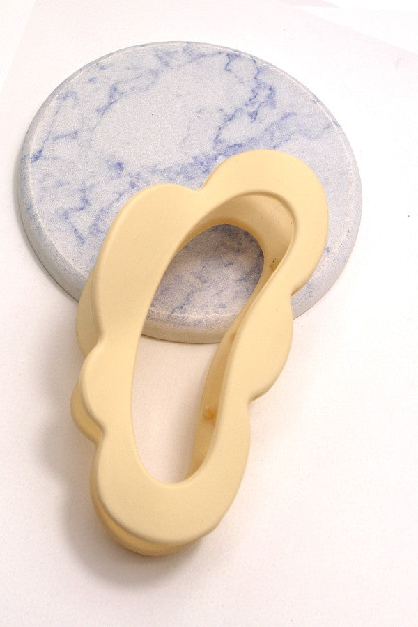 JUMBO MATTE CLOUD OPEN HAIR CLAW CLIPS | 40H786