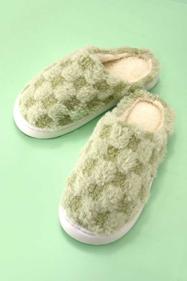 PLUSH CHECKER WARM COMFY COZY SLIPPERS | 40SP016