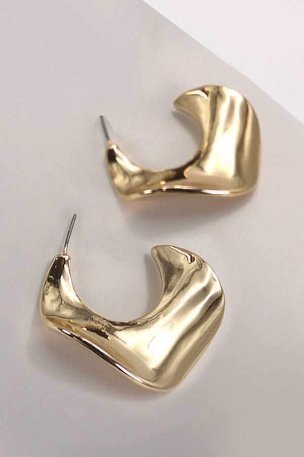 CLASSIC WAVY SWIRL MOON HOOP EARRINGS | 10E40426056