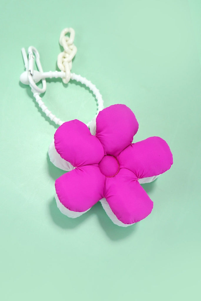 TRENDING PUFFY DAISY FABRIC BAG CHARM KEYCHAIN | 40KC114