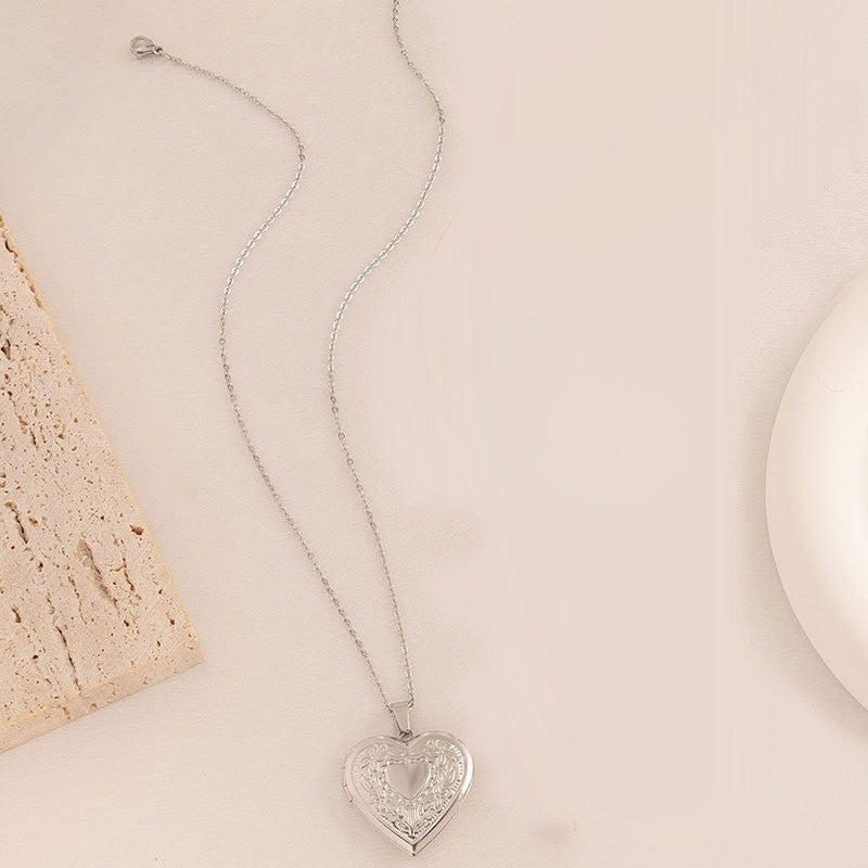 18K STAINLESS STEEL TARNISH FREE LOCKET NECKLACE | 40NK410