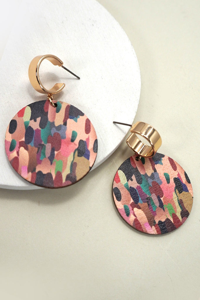 CAMO PRINT WOOD CIRCLE DROP HOOP EARRINGS | 31E50301