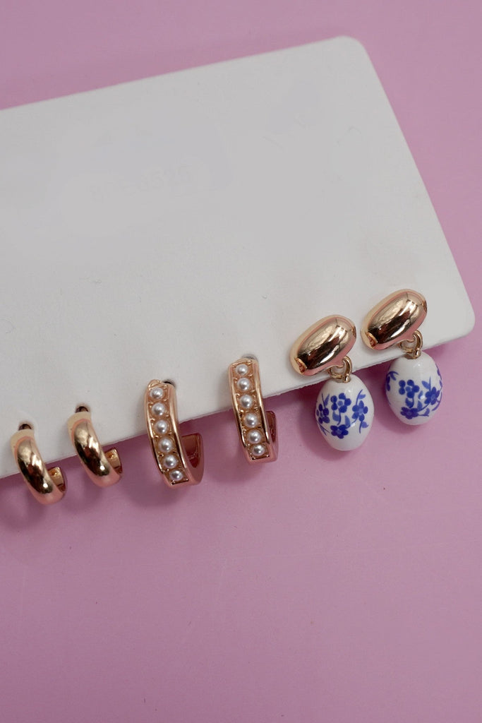 BLUE CERAMIC PORCELAIN TRIO HUGGIE HOOP EARRINGS | 80E6525