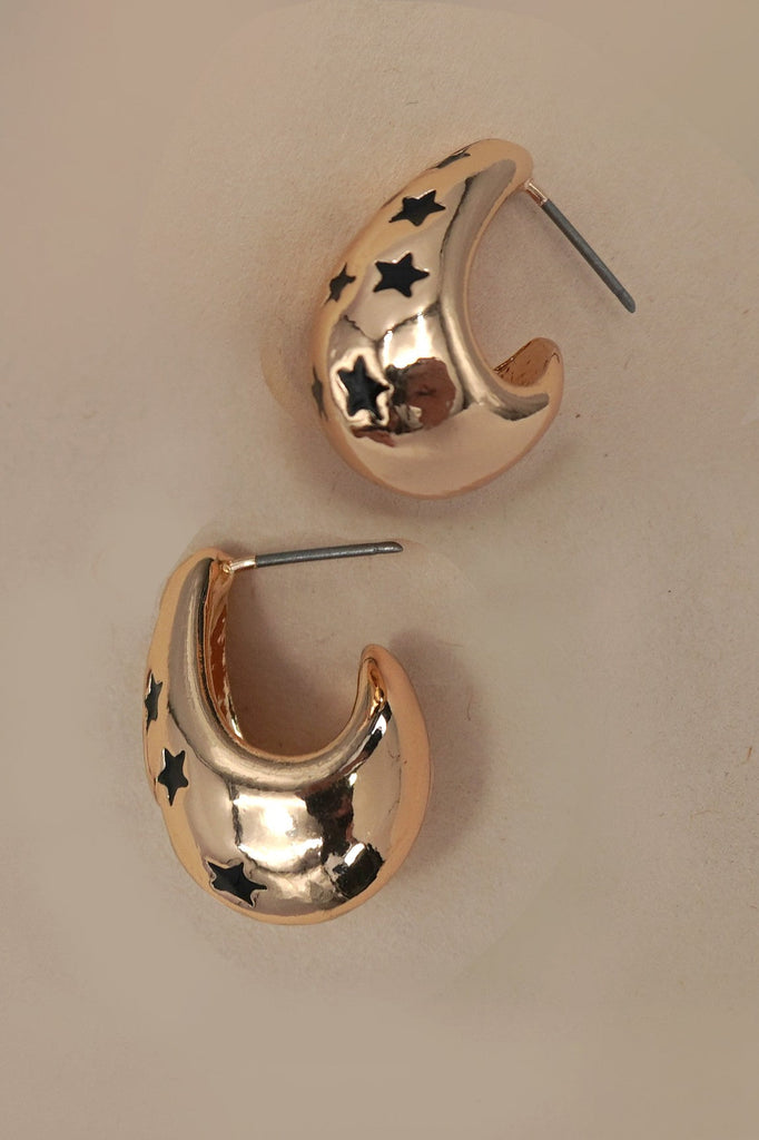 STAR STUDDED ON HUGGIE HOOP OVAL EARRINGS | 31E50385