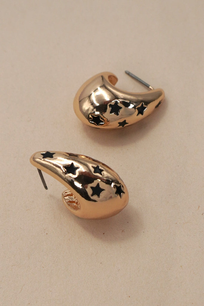 STAR STUDDED ON HUGGIE HOOP OVAL EARRINGS | 31E50385