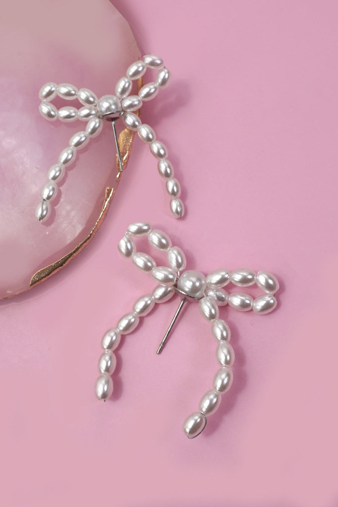 PEARL BEAD BOW RIBBON EARRINGS | 40E354
