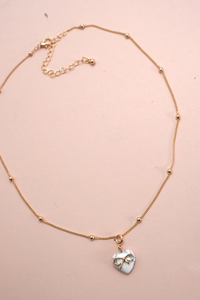 BOW HEART NATURAL STONE CHARM BALL CHAIN NECKLACE | 80N91571