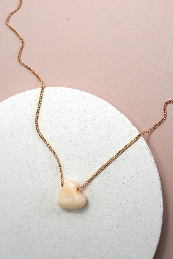 NATURAL STONE HEART CHARM NECKLACE | 80N91565