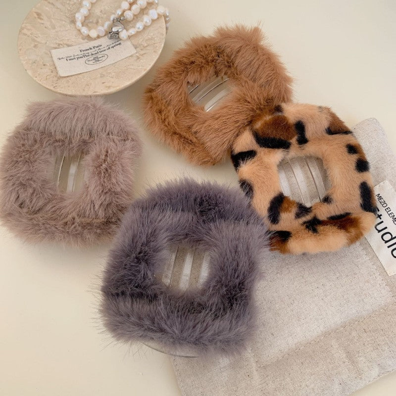 FURRY OVAL LAY DOWN FLAT HAIR CLAW CLIPS | 40H929