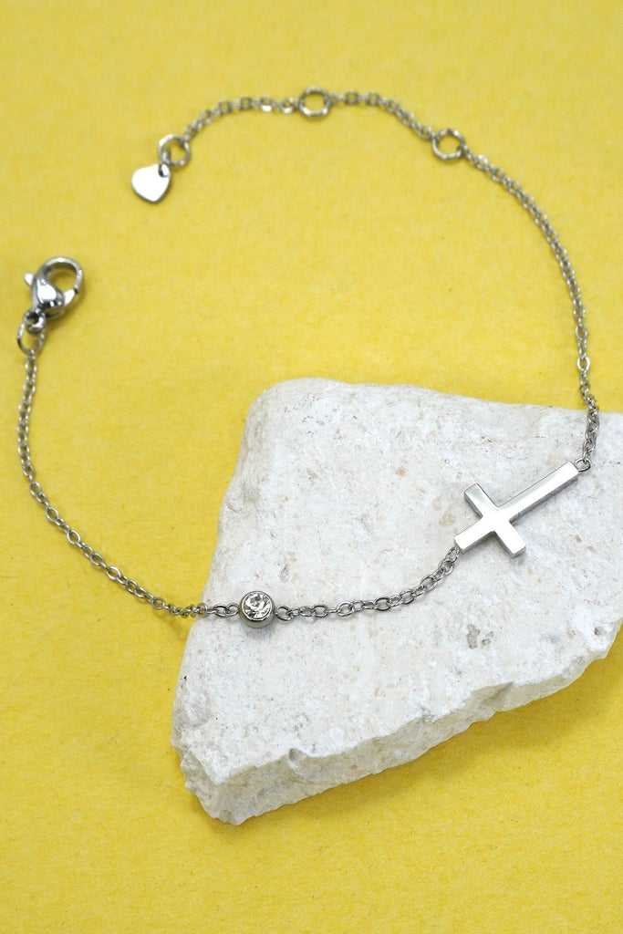 18K STAINLESS STEEL TARNISH FREE CROSS BRACELET | 40B5149