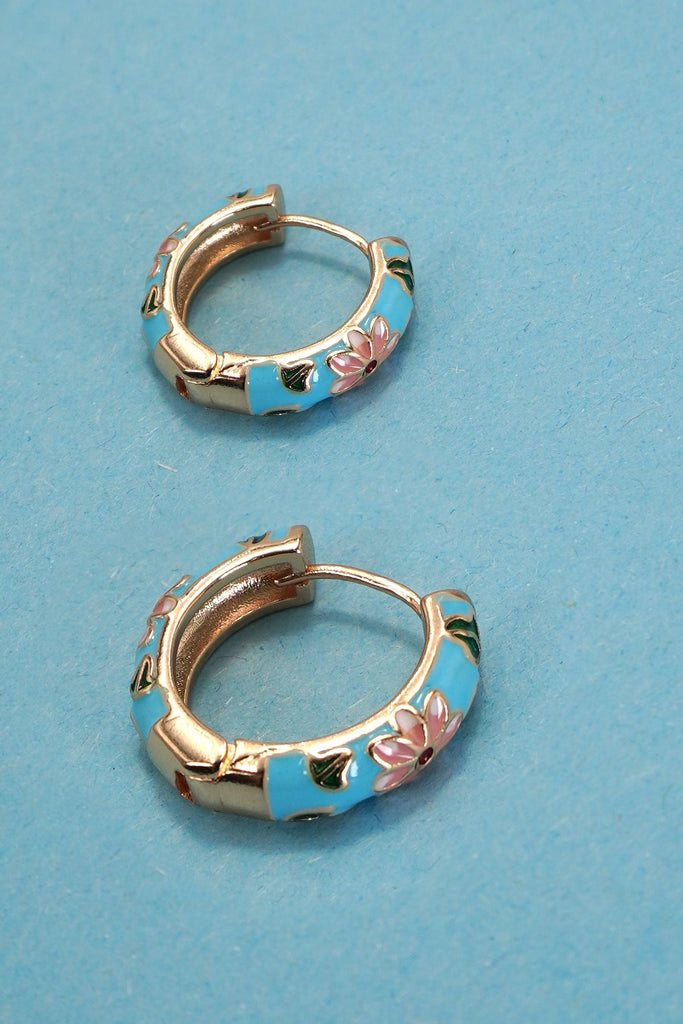 VINTAGE CLOISONNE ENAMEL FLORAL HOOP EARRINGS | 40E358