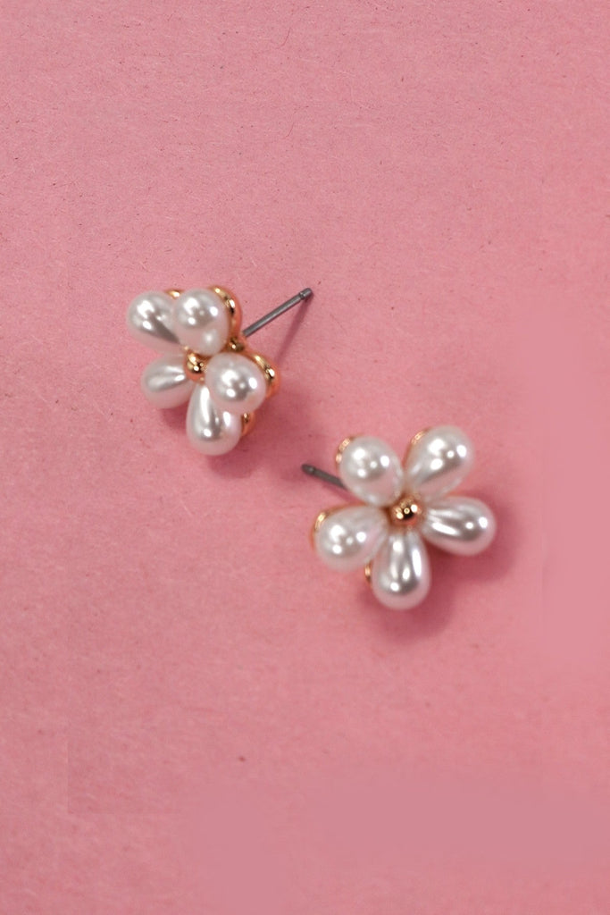 PEARL DAISY FLOWER STUD EARRINGS | 80E6657