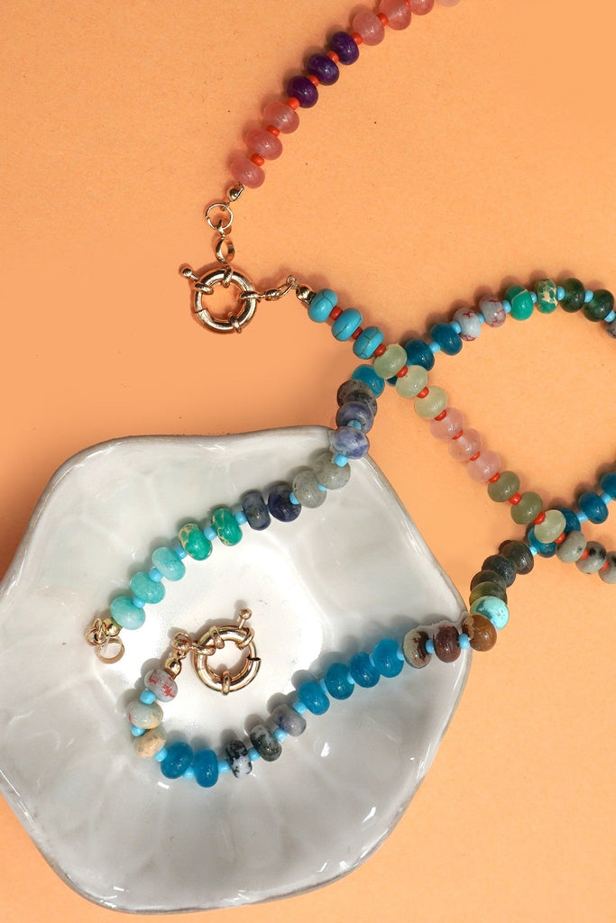 NATURAL STONE CHARM SPRING CLASP BEADED NECKLACE | 40NK9467