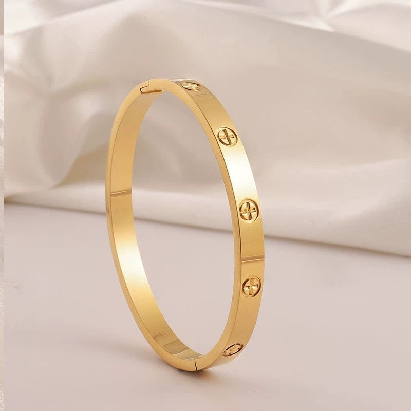18K NON-TARNISH WATERPROOF STAINLESS STEEL BANGLE | 40B5155