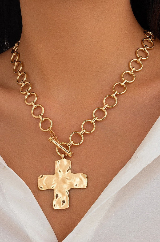 NOTABLE HAMMERED CROSS FRONT TOGGLE NECKLACE | 40NK9474