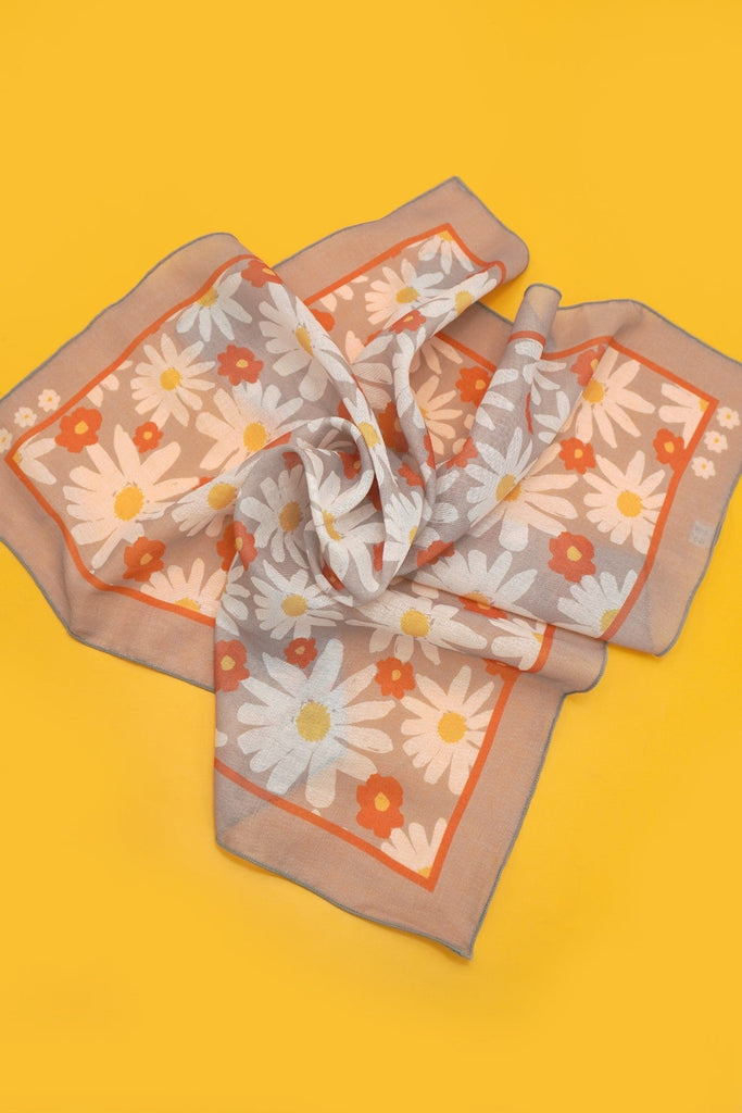 DAISY PRINT SILKY FEELING BANDANA SCARF | 40SC649