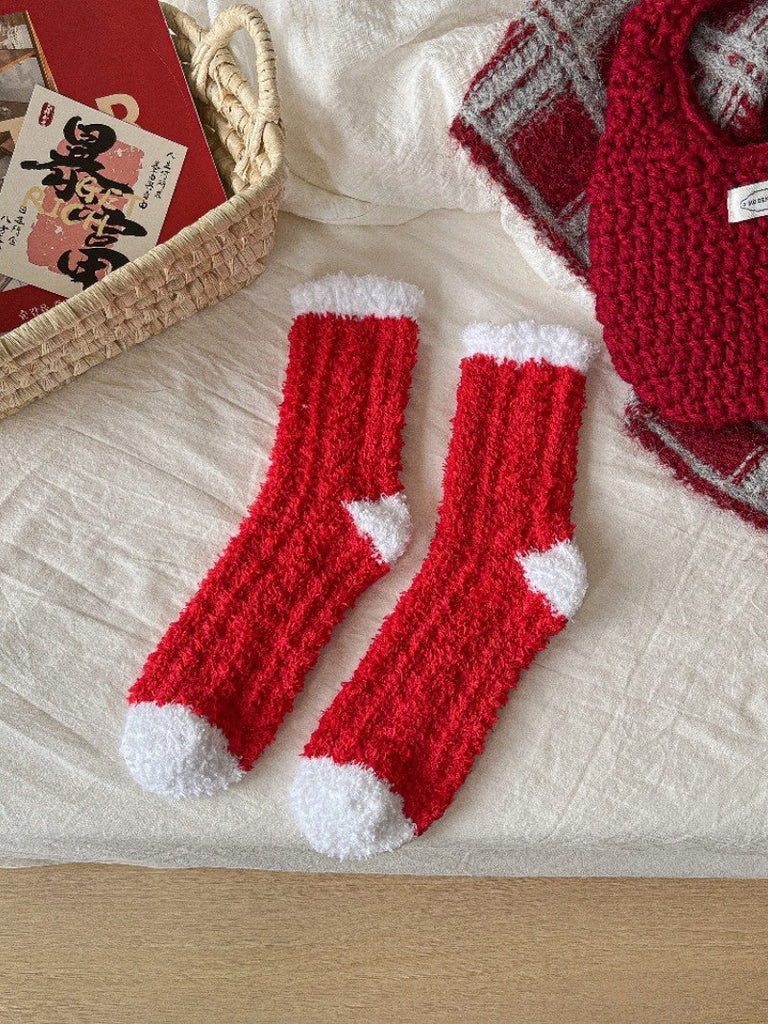 CHRISTMAS HOLIDAY WARM CORAL FLEECE FUZZY SOCKS | 40S02066