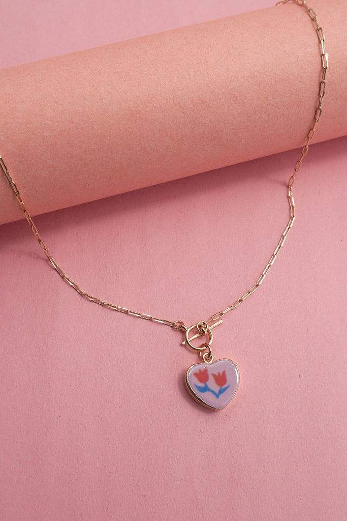 PORCELAIN FLOWER HEART CHARM TOGGLE NECKLACE | 80N91839