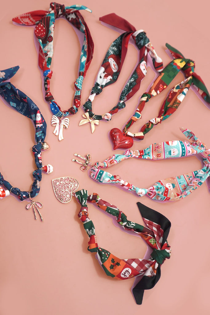 HANDMADE SCARF NECKLACE - CHRISTMAS SNOWMAN BOW | 80N91827