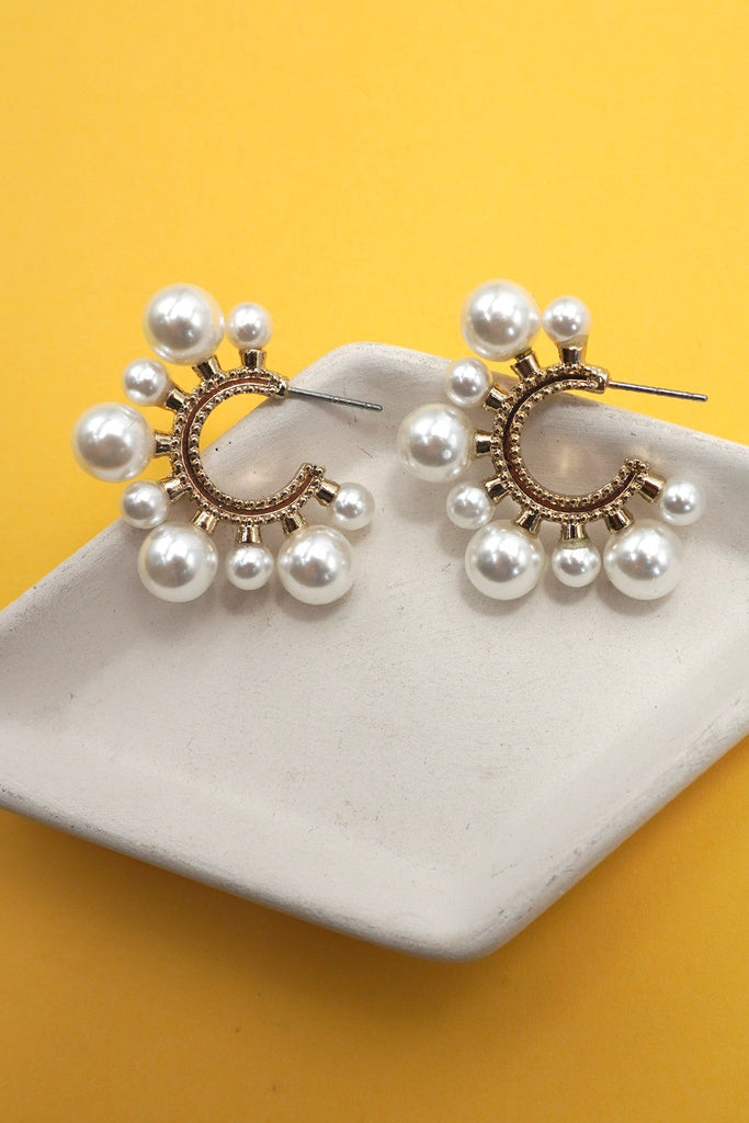LUXURY PEARL HUGGIE HOOP EARRINGS | 80E6786