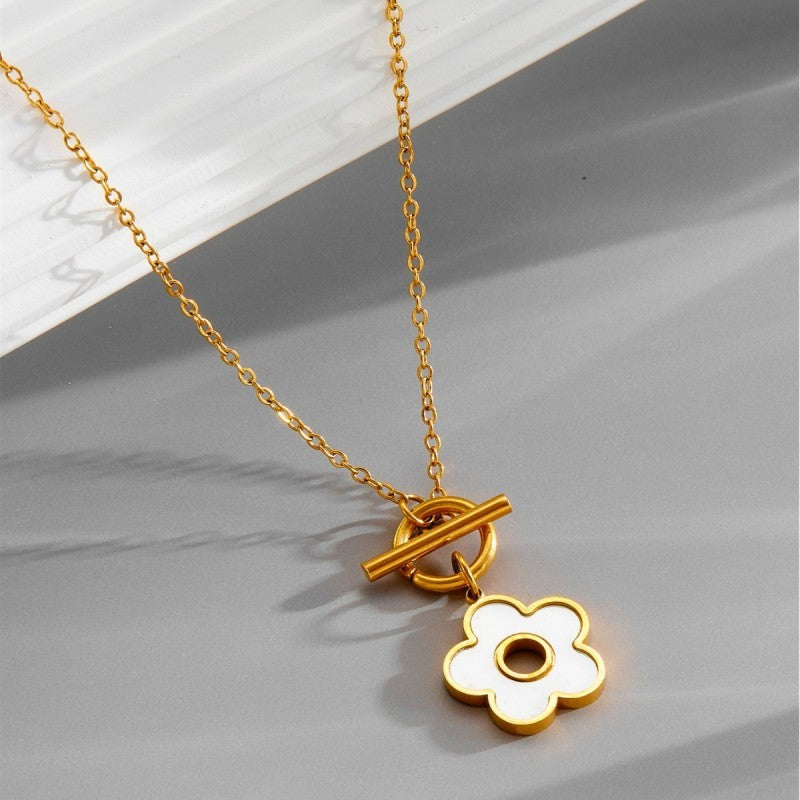 STAINLESS STEEL TARNISHFREE FLOWER TOGGLE NECKLACE | 40NK952