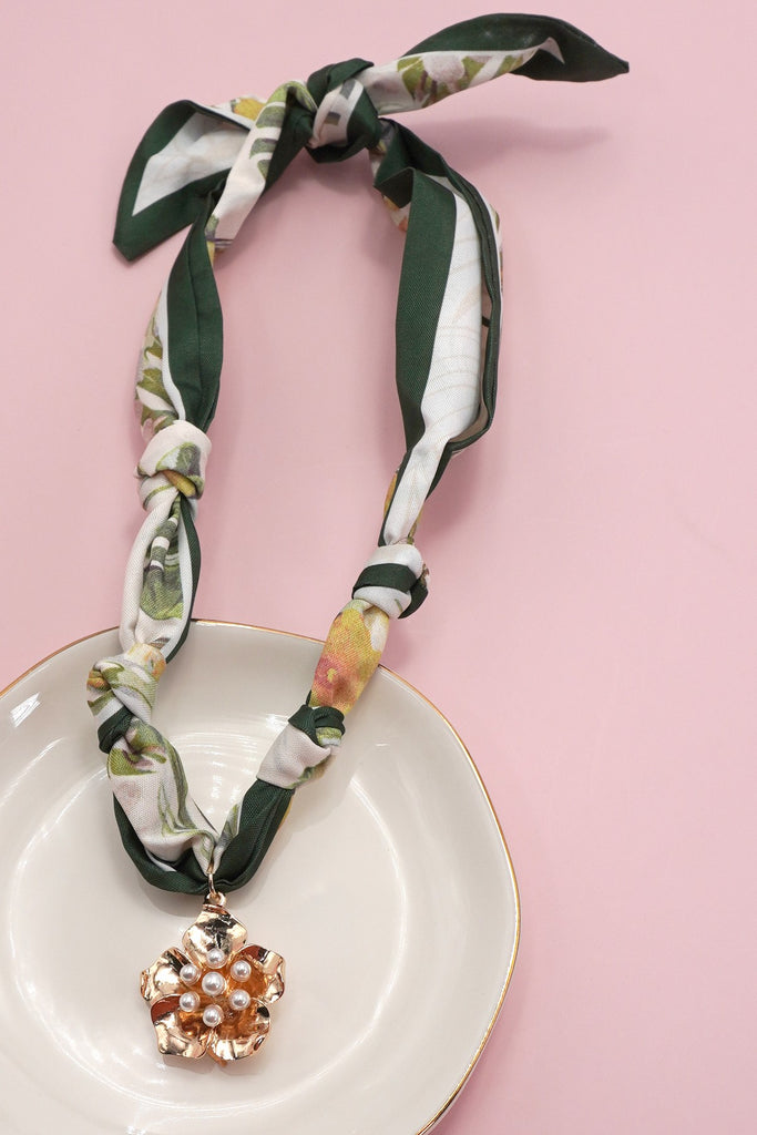 HANDMADE SCARF NECKLACE - HEART | 80N91790