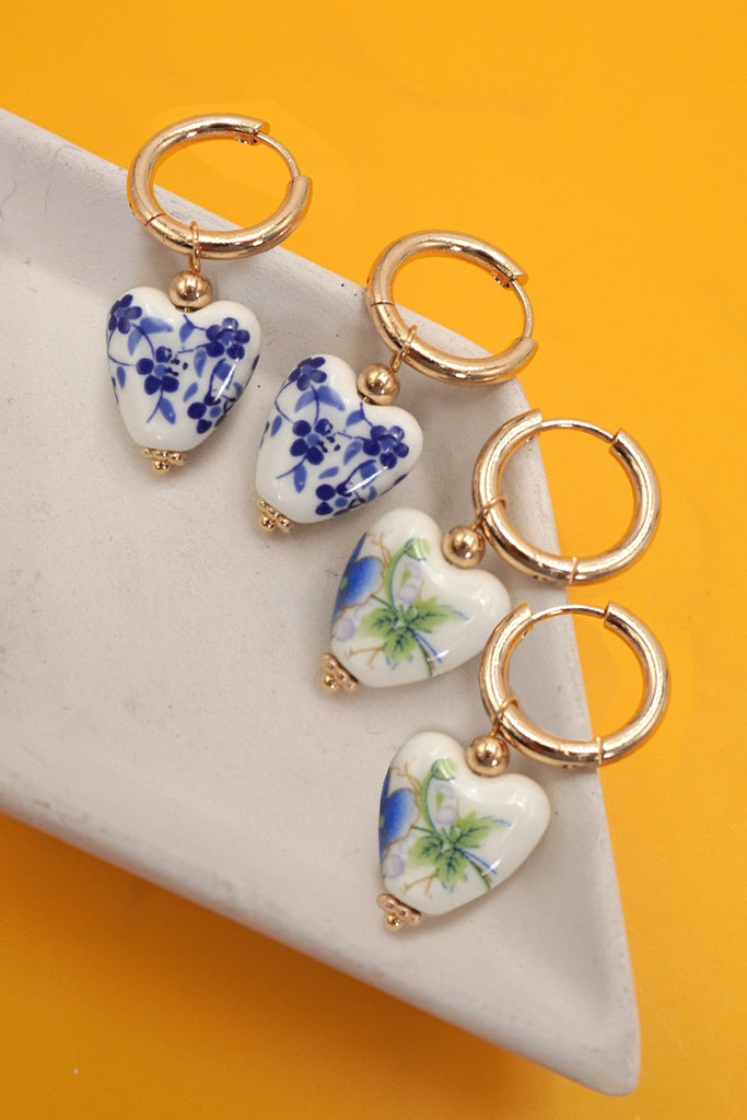 BLUE CERAMIC PORCELAIN GOLD PEARL DROP EARRINGS | 40E391