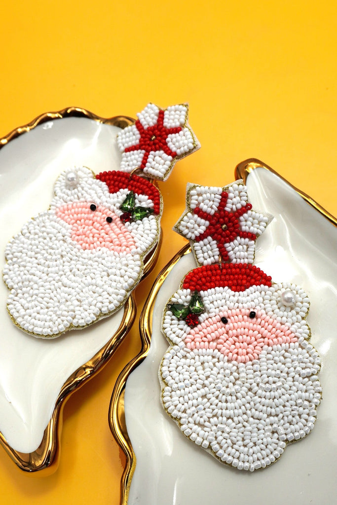 CHRISTMAS HOLIDAY SANTA CLAUSE BEADED EARRINGS | 91E2582