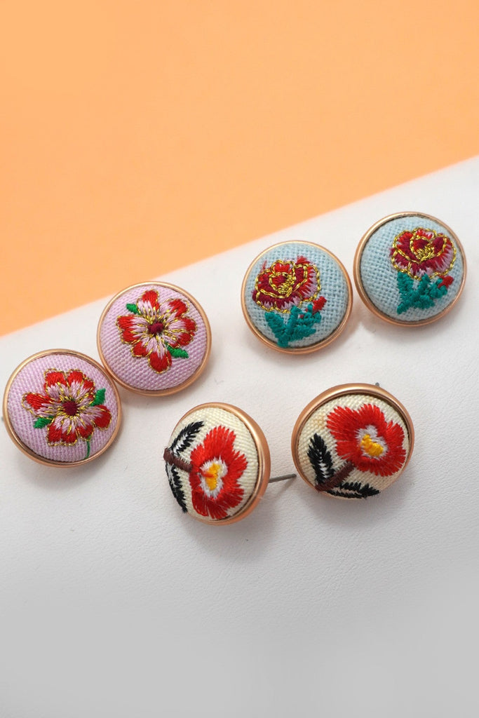 EMBROIDERY FLORAL GOLD EDGE STUD EARRINGS | 80E61042